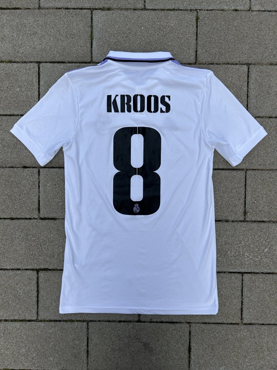 Real Madrid 2022/23 Original Home Shirt Kroos #8 Size S - Shorty Football Shirts