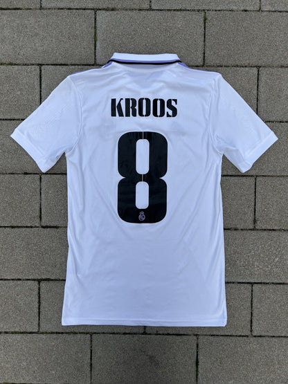Real Madrid 2022/23 Original Home Shirt Kroos #8 Size S - Shorty Football Shirts