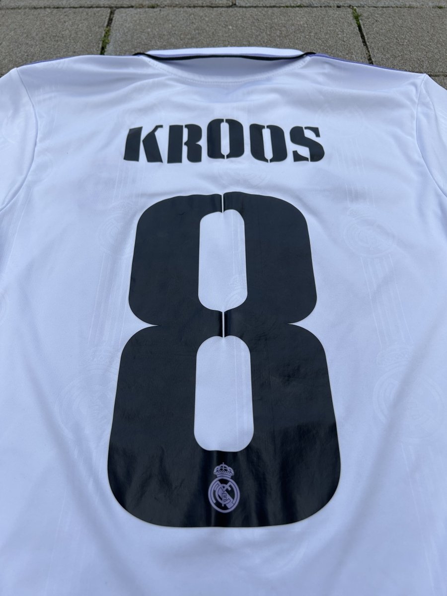 Real Madrid 2022/23 Original Home Shirt Kroos #8 Size S - Shorty Football Shirts