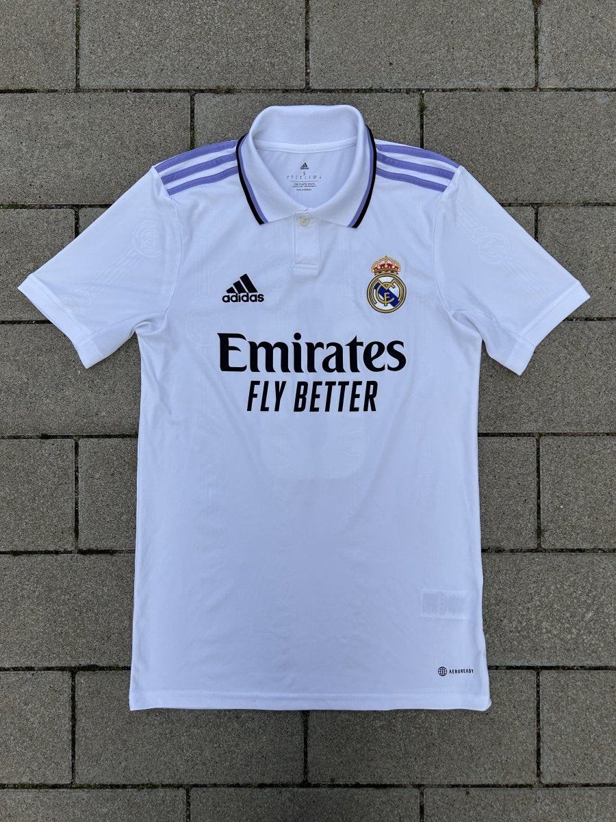 Real Madrid 2022/23 Original Home Shirt Kroos #8 Size S - Shorty Football Shirts