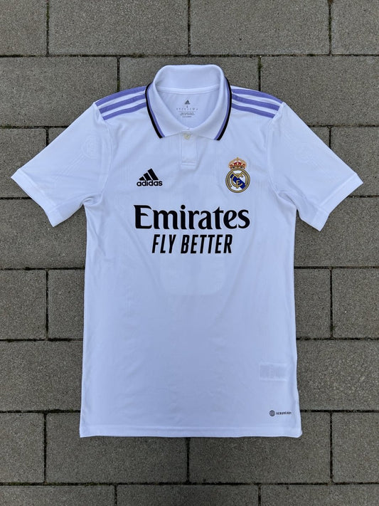 Real Madrid 2022/23 Original Home Shirt Kroos #8 Size S - Shorty Football Shirts