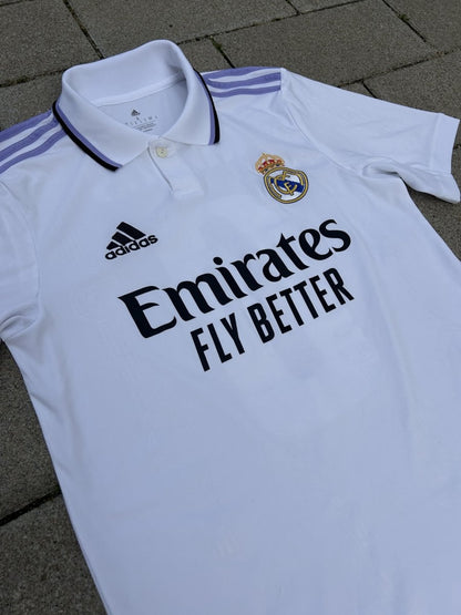 Real Madrid 2022/23 Original Home Shirt Kroos #8 Size S - Shorty Football Shirts