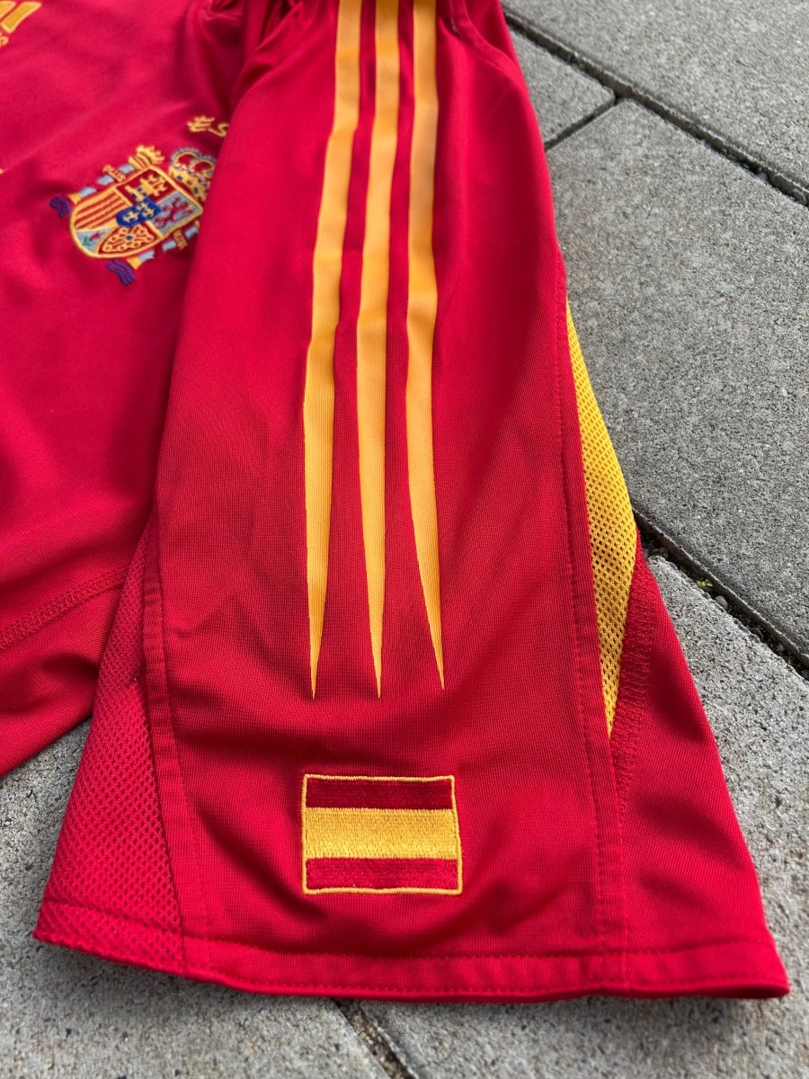 Spain 2004/06 Original Home Shirt Raul 7 Size S - Shorty Football Shirts