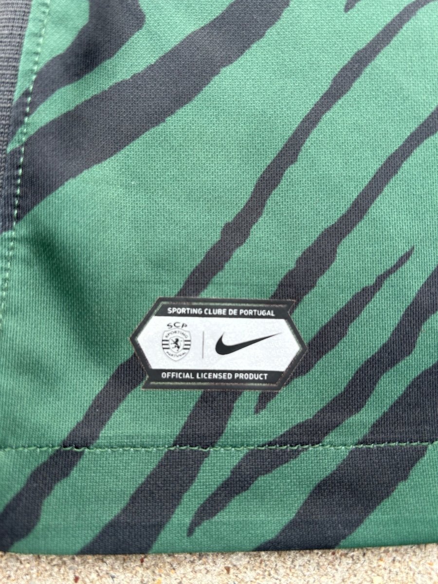 Sporting Lisbon 2021/22 Original Third Shirt Size S - Shorty Football Shirts
