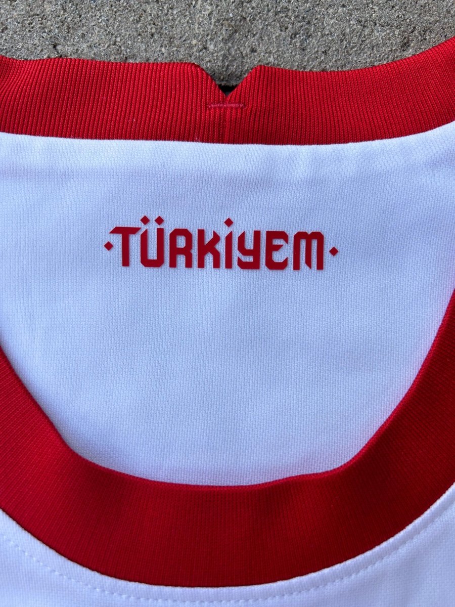Turkey 2020/22 Authentic Home Shirt Size M - Shorty Football Shirts